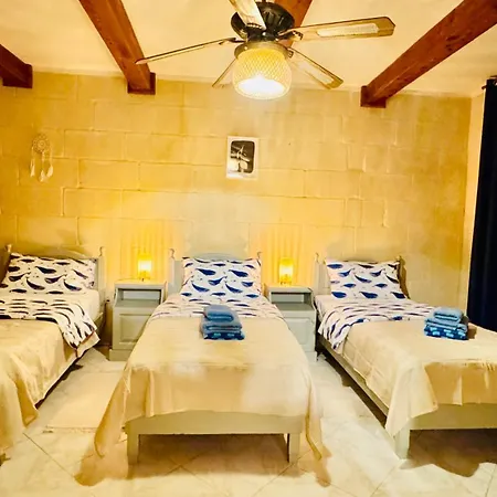 Villa Mystic Flowers & Pool Gharb (Gozo)