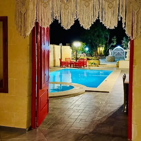 Mystic Flowers & Pool Villa *