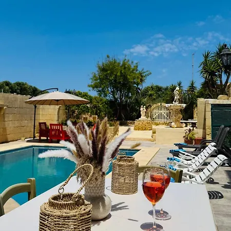 Mystic Flowers & Private Pool