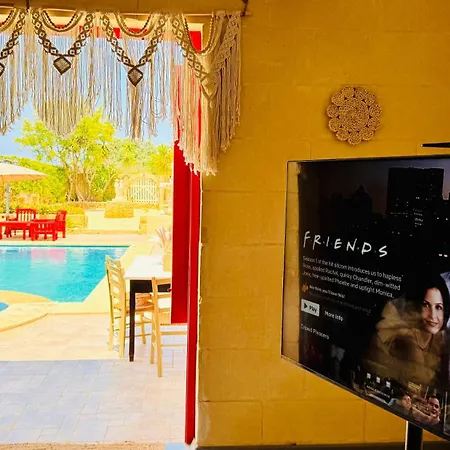 Mystic Flowers & Pool Villa Gharb (Gozo)