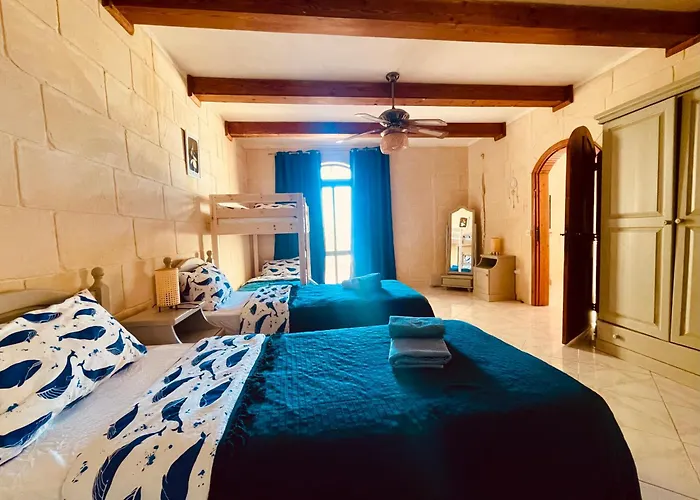 فيلة Mystic Flowers & Pool Għarb